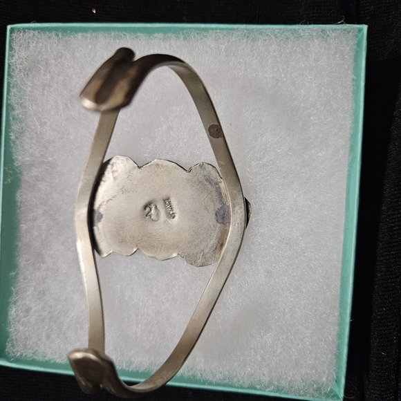 Silver And Abolone Cuff Bracelet - Picture 4 of 4